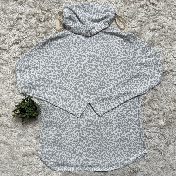 Magnolia Boutique Leopard Funnel Neck Tunic 💗 Gray & Ivory - Picture 4 of 15